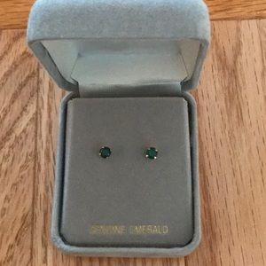 💚 14k Gold & Emerald Dainty Stud Earrings